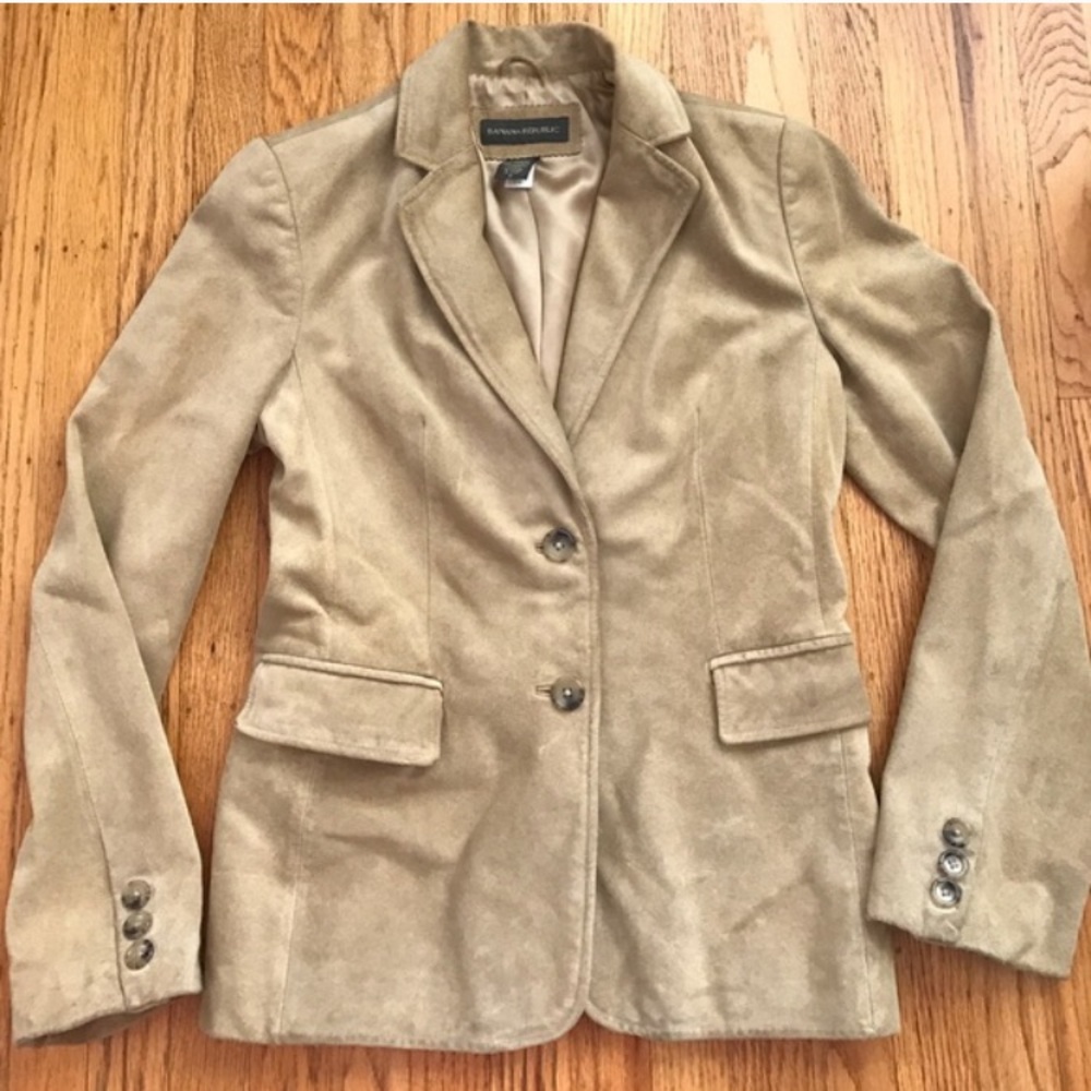 Like new banana republic suede jacket